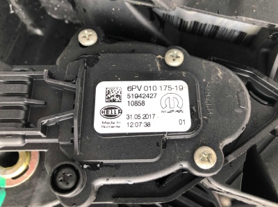Педаль газа Jeep Renegade 2016 51942427 ; 68255379AA
