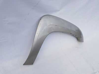 Молдинг переднего правого крыла Chevrolet Avalanche 15944735 ; 15944736