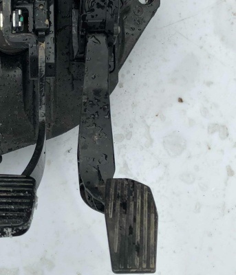 Педаль газа Jeep Renegade 2016 51942427 ; 68255379AA