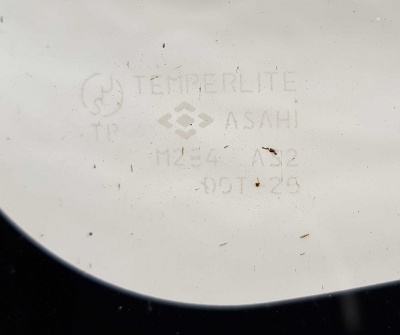 Стекло задней форточки правое Isuzu VehiCross