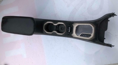 Центральная консоль Jeep Renegade 2015-2023 735600210