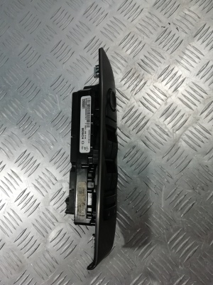 Блок управления стекдоподъемниками Chevrolet Tahoe 2006-2014 15906881; 20835553