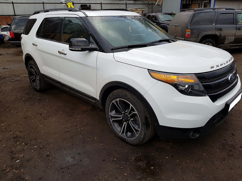 В разборе Ford Explorer 5-го поколения