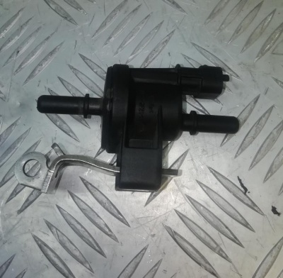 Клапан вентиляции топливного бака Chevrolet Camaro 2009-2013 12611801