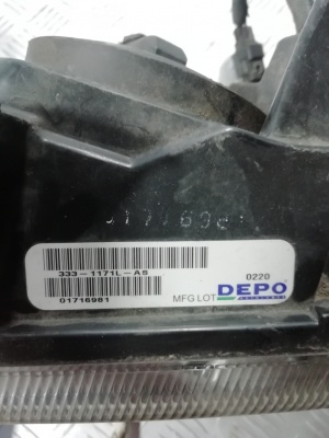 Фара передняя левая Chrysler 300C 2005-2011 4805757AH; 3331171LAS