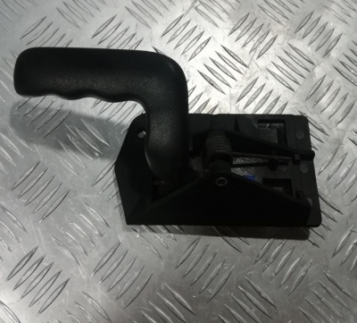 Ручка двери внутренняя правая Chevrolet Tahoe 1999-2006 15760298