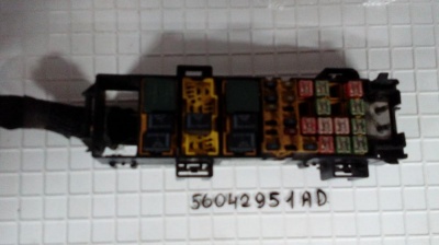 Блок предохранителей GRAND CHEROKEE (2002) 56042951AD