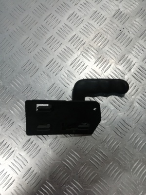 Ручка двери внутренняя правая Chevrolet Tahoe 1999-2006 15760298