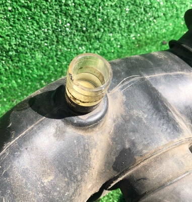 Патрубок воздушного фильтра Hummer H2 2003-2007 15059739