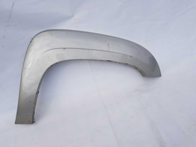 Молдинг переднего правого крыла Chevrolet Avalanche 15944735 ; 15944736