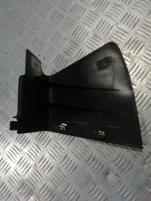 Накладка левая (кузов внутри) Chevrolet Tahoe 2006-2014 15916183